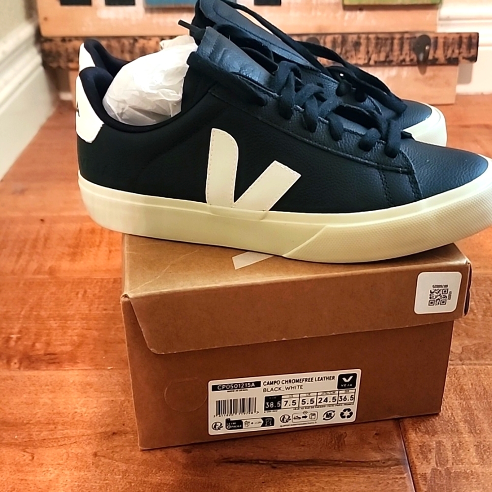 VEJA CAMPO CHROME FREE LEATHER SNEAKERS NWT size 8.5/38.5